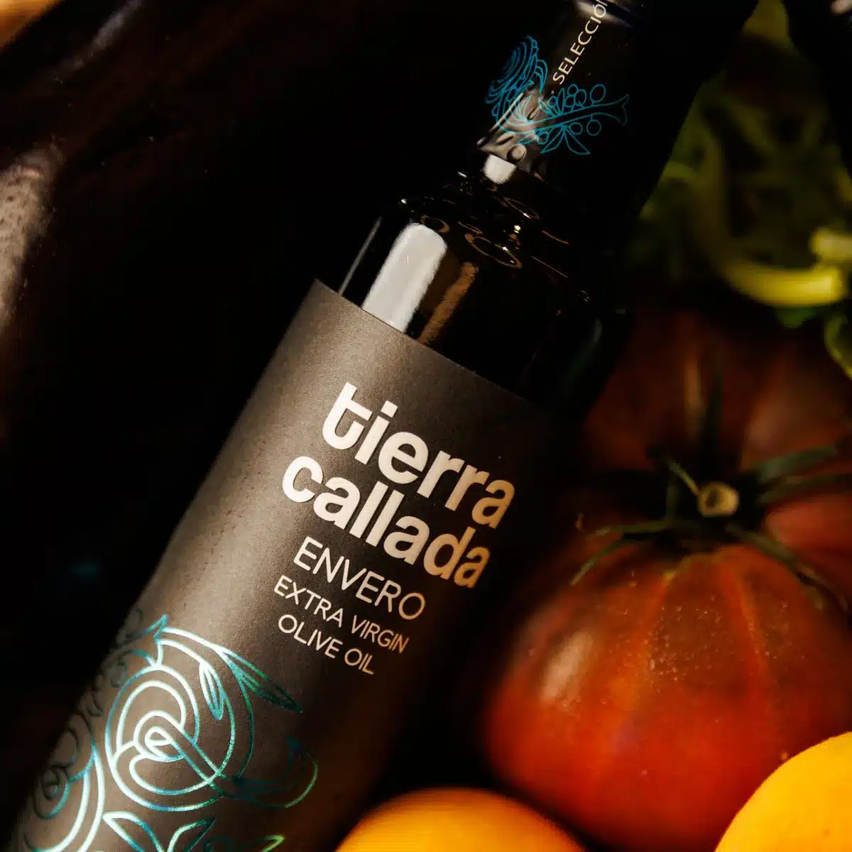 Envero olive oil bottle